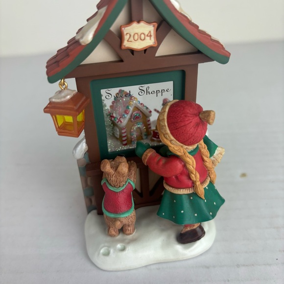 Hallmark/Member Exclusive/Christmas Window Exclusive-Sweet Shop-2004 - Picture 3 of 8